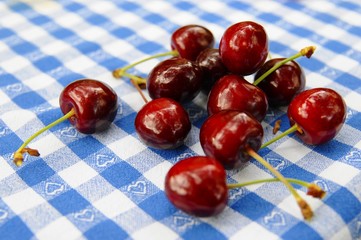 Fresh crisp cherries - Frische knackige Kirschen
