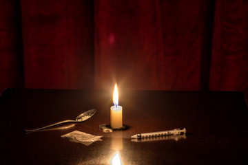 Heroin, Spritze und Kerze