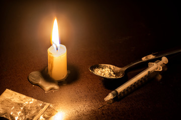 Heroin, Spritze und Kerze