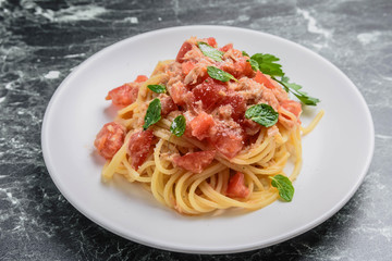 トマトとツナのパスタ
