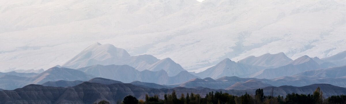 morning autumn near winter landscape along the Mels-Ashu pass, also called B&ouml;r&uuml;l&uuml; ashuu pass in the Tian Shan mountain