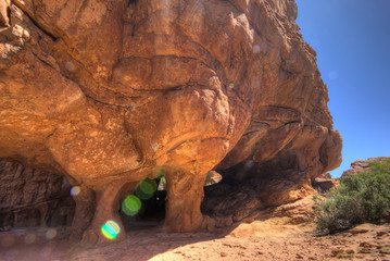 Obraz premium Stadsaal Caves, Cederberg, Western Cape, South Africa. This cavernous dome has been carved out of the rock by thousands of years of wind erosion and other weather factors.
