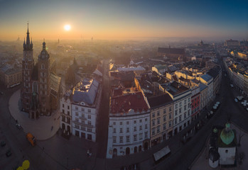 Obraz premium Aerial view of the Market Square in Cracow in sunrise time