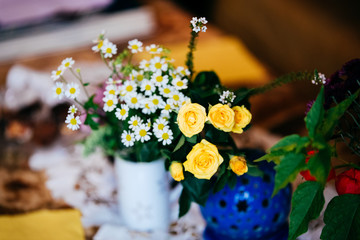 blumige tischdekoration für Hochzeiten 3