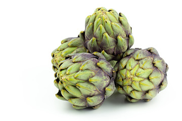 Obraz premium globe artichokes isolated on white copy space