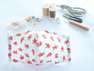 Sew mask By yourself to protect against viruses Covid-19 and dust in the air