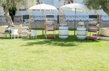 bar decorado para un evento el el jardín