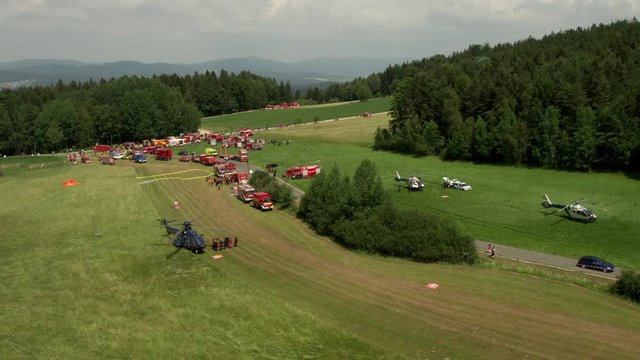 incident command wit ambulance police helicopters and fire engines