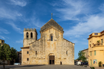 Fototapeta na wymiar Besalu medieval village, Catalonia, Spain.Besalu's main temple is St. Peter's Basilica of the 12th century...