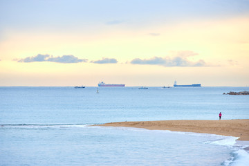 Obraz premium Morning on the beach of Barceloneta in Barcelona, Spain
