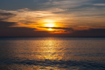 Obraz premium Beautiful sunset and beach at Tioman Island