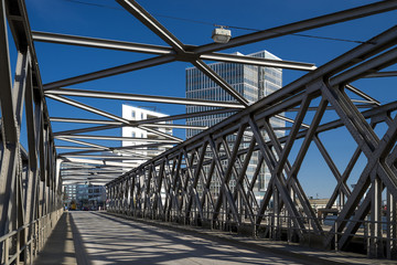 Hamburg Hafencity auf der Magdeburger Brücke