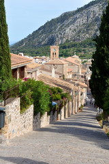 Fototapeta na wymiar Freitreppe in der Altstadt von Pollenca Mallorca