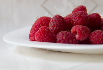 fresh raspberries in a bowl