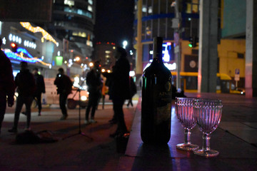 street singers with wine
