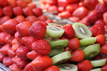 Erdbeeren mit Kiwi China, Foodstreet