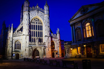 Fototapeta na wymiar Bath Cathedral by night, Somerset