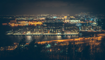 Fototapeta premium Nocny widok na centrum Oslo