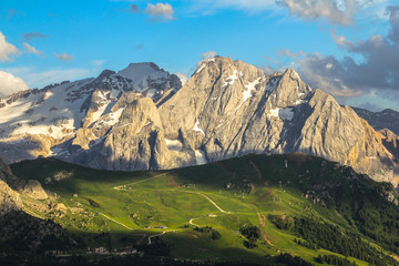 Fototapeta na wymiar Dolomiten - Marmolada - Südtirol