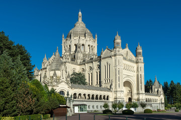 Obraz premium Basilika Sainte-Thérèse in Lisieux
