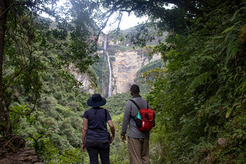 Naklejka premium CAMINATA A CATARATA DE GOCTA - AMAZONAS