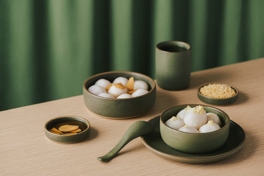 Vietnamese glutinous rice balls dessert