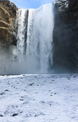 Iceland shows you a wild, natural and authentic landscape full of waterfall and glaciars all year above all when you go on winter.