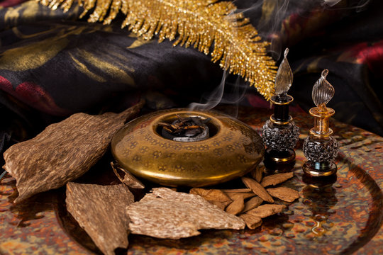 Bakoor Ritual รูปภาพBakhoor – เลือกดูภาพถ่ายสต็อก เวกเตอร์ และวิดีโอ397,562 | Adobe Stock