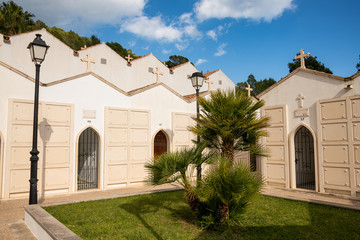 Familiengräber in Spanien