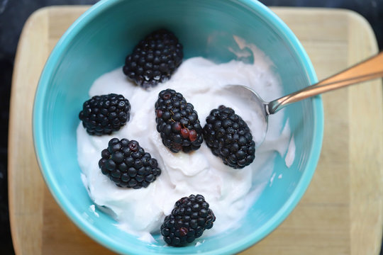 Breakfast - blackberries and yogurt