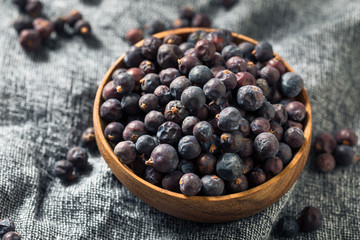 Raw Purple Organic Juniper Berries