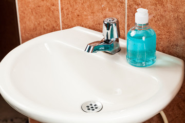 Health & Wellness; Washing and disinfection of hands.