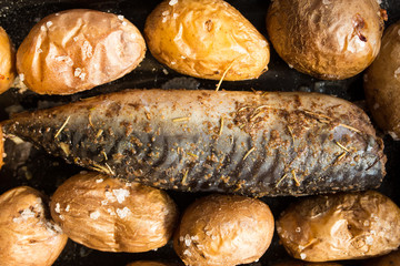 A simple and delicious recipe for baked mackerel with potatoes