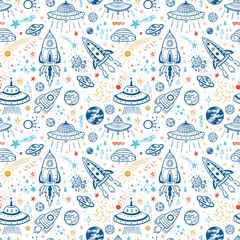 Tapeten Weltraumhintergrund für Kinder. Vektornahtloses Muster von Hand gezeichneten Doodle-Cartoon-Raketen, Planeten, Sternen, Kometen und UFOs. © AllNikArt