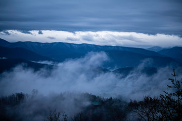 Obraz premium clouds over mountains
