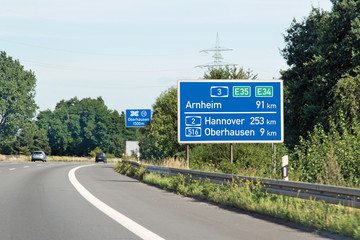 Autobahntafel auf BAB 3 Oberhausen, (grafisch aufbereitet)