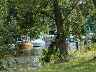 Boote im Fluss
