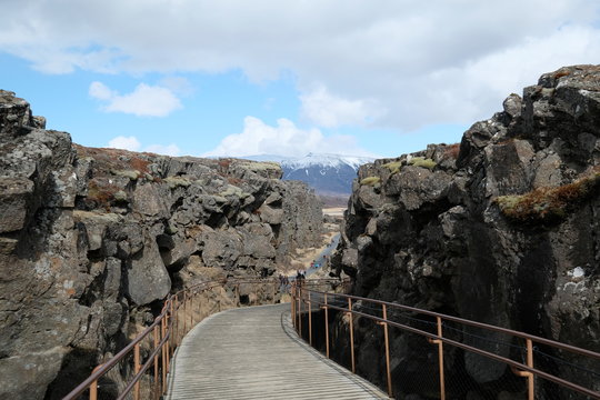 大地の裂け目。世界遺産シンクヴェトリル国立公園。Continental Lift or Valley between the mid atlantic ridge, Thingvellir national park, Iceland