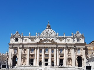 Fototapeta na wymiar Saint Peter Basilica and square in Vatican, Rome, Italy