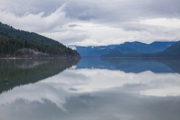 Fototapeta na wymiar Cloudy Kachess Lake, Washington