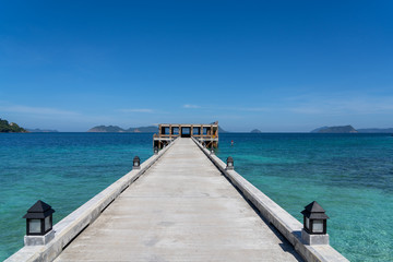 Obraz premium Bridge road at Nyaung oo Phee island, Myanmar