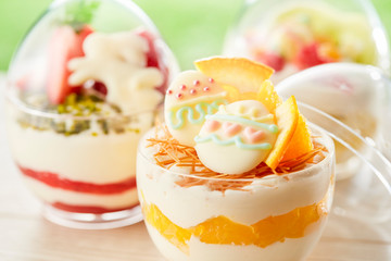 イースターエッグスイーツ-卵型ミニケーキ