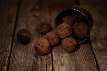 Raw cocoa candies