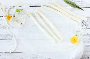 Spargel weiß Stange Stangen Tisch Brett Hintergrund Freiraum