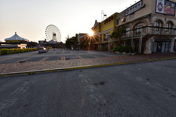 日本の沖縄の北谷町のアメリカンビレッジ