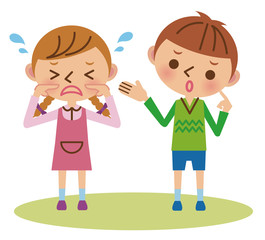 泣く女の子と困っている男の子