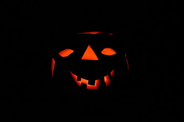 Halloween - Kürbis leuchten, freundlich Gesicht