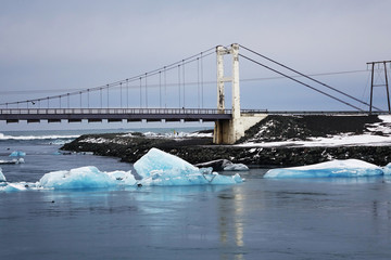 Obraz premium Iceland. Landscape of black beaches with icebergs