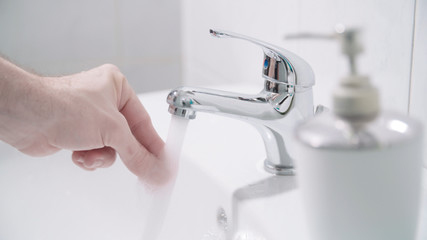 Wash hands like Italian meme