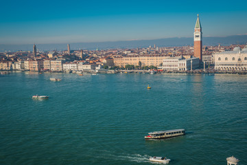 Fototapeta premium VENICE, VENETO / ITALY - DECEMBER 26 2019: Venice view